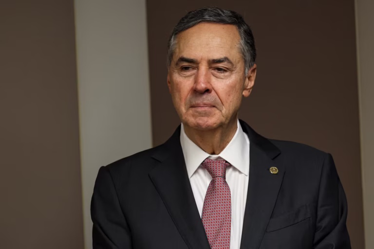 STF decidirá no plenário virtual se Zanin, Dino e Moraes podem julgar Bolsonaro